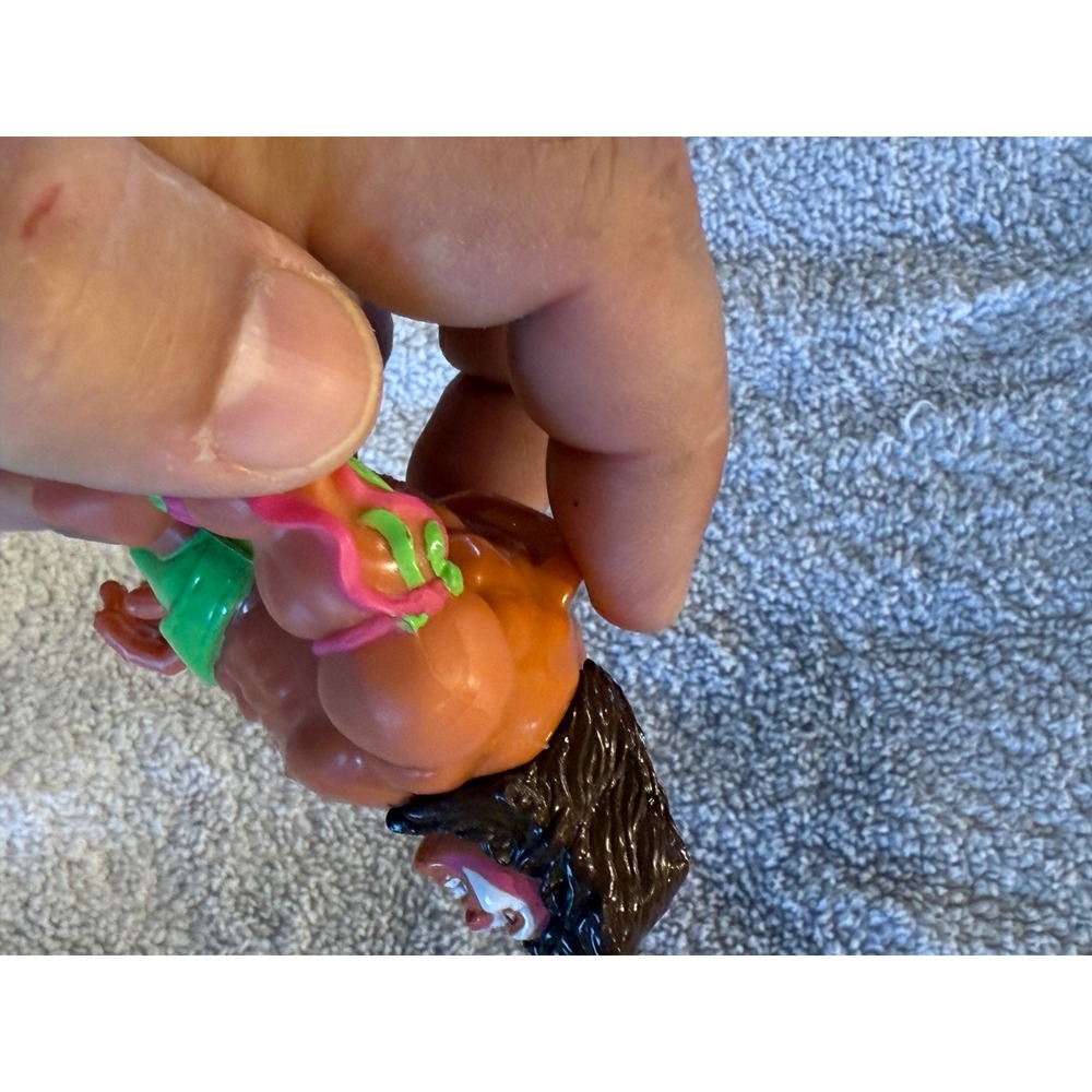 Vintage 1990 Hasbro WWF Ultimate Warrior Series 1 Action Figure WWE Titan Sports - Picture 7 of 9